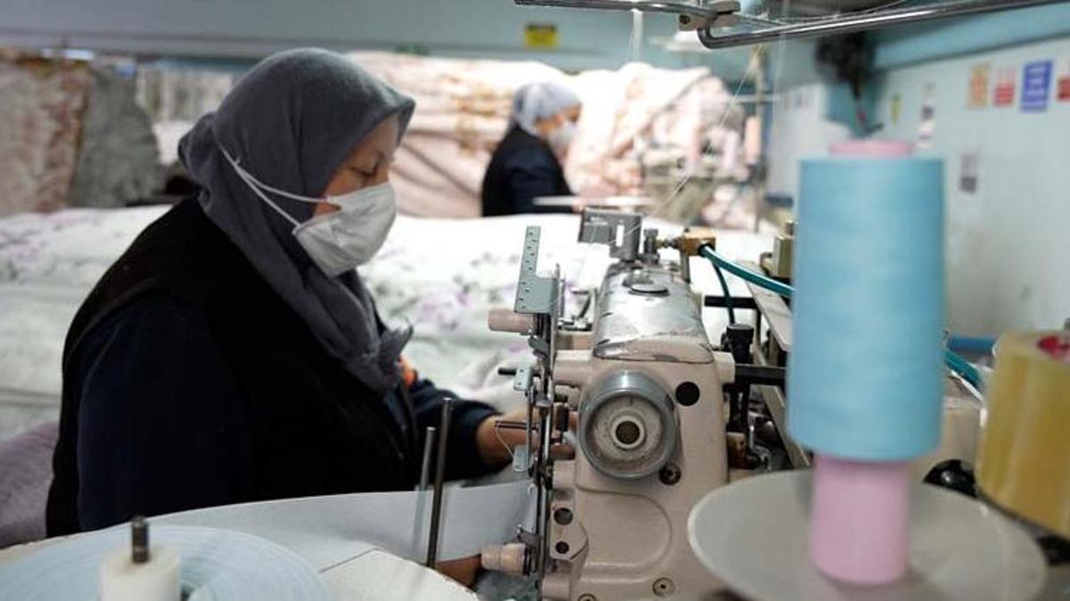 Tekstil fabrikalarında üç vardiya 'battaniye' mesaisi