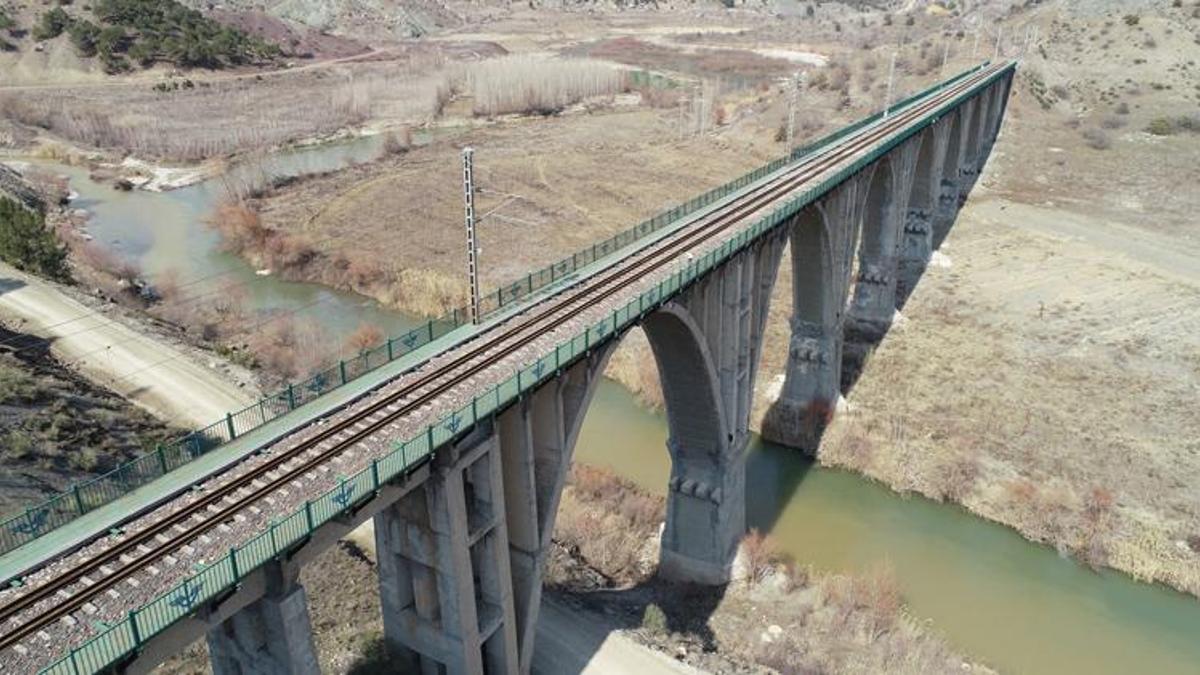Adıyaman'daki 94 yıllık Alman Köprüsü depremde yıkılmadı