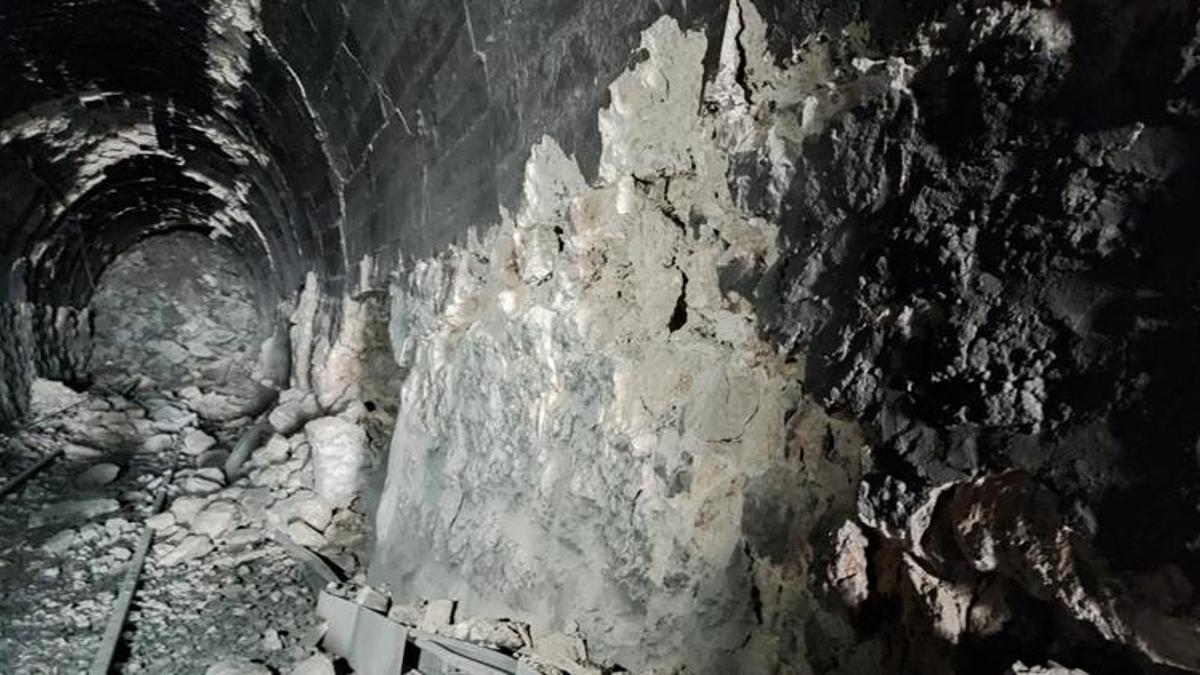 Adıyaman’da demiryolu tüneli depremle çöktü