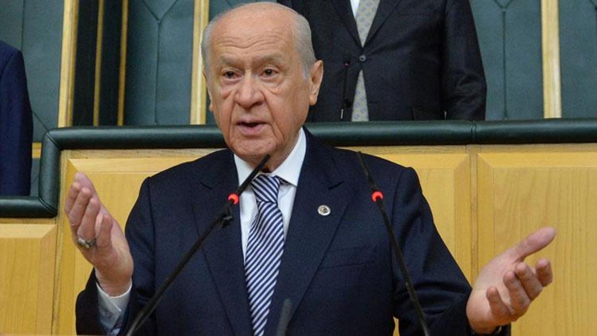 Bahçeli: Tribünler, siyasi sloganların atılacağı mekanlar olamaz