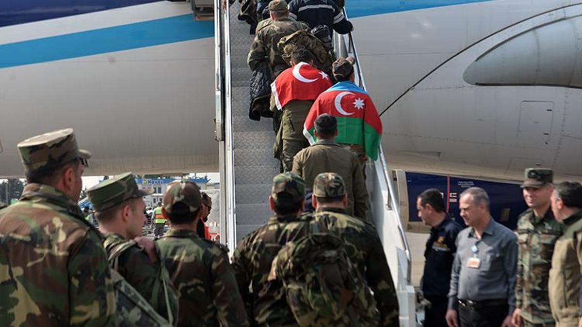Azerbaycan arama-kurtarma ekibi, ülkelerine uğurlandı