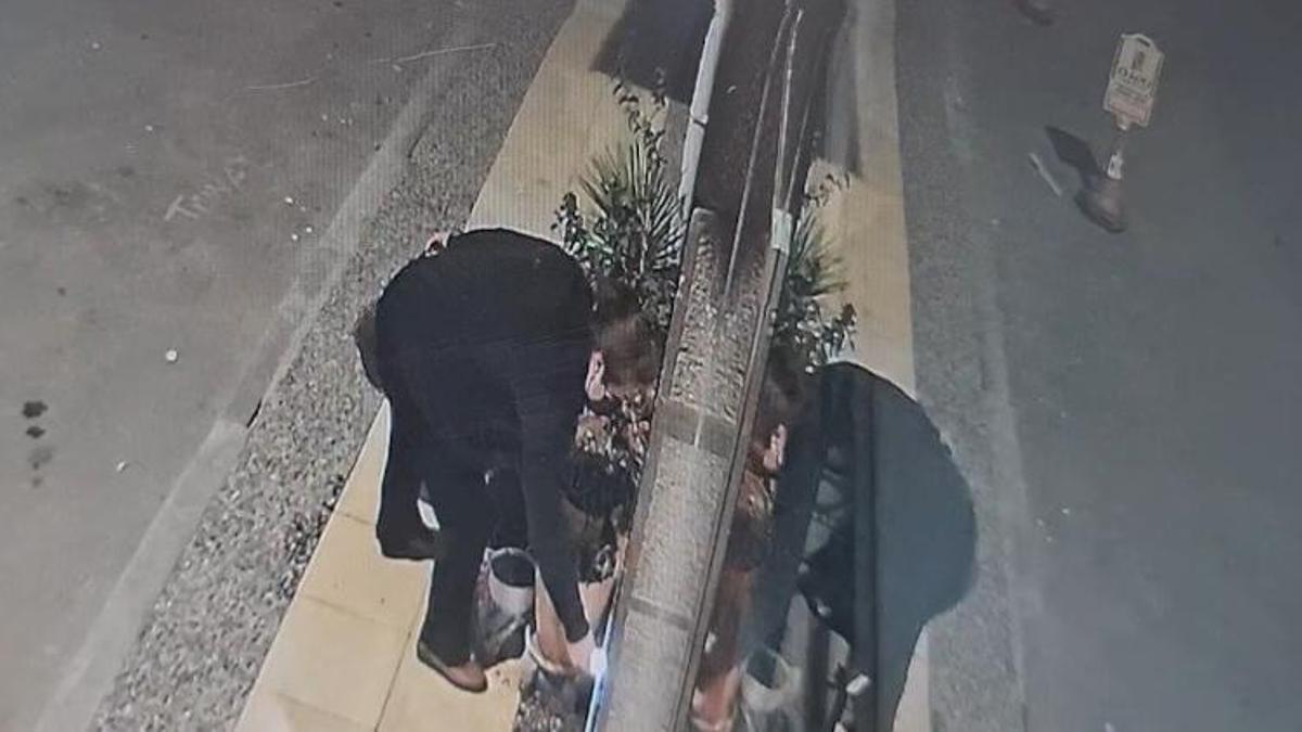 İş yerini kundaklamak isterken kendini yaktı
