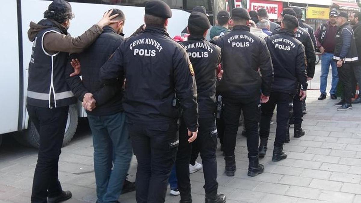 İş insanlarına şantaj yapan 25 suç örgütü üyesi adliyede