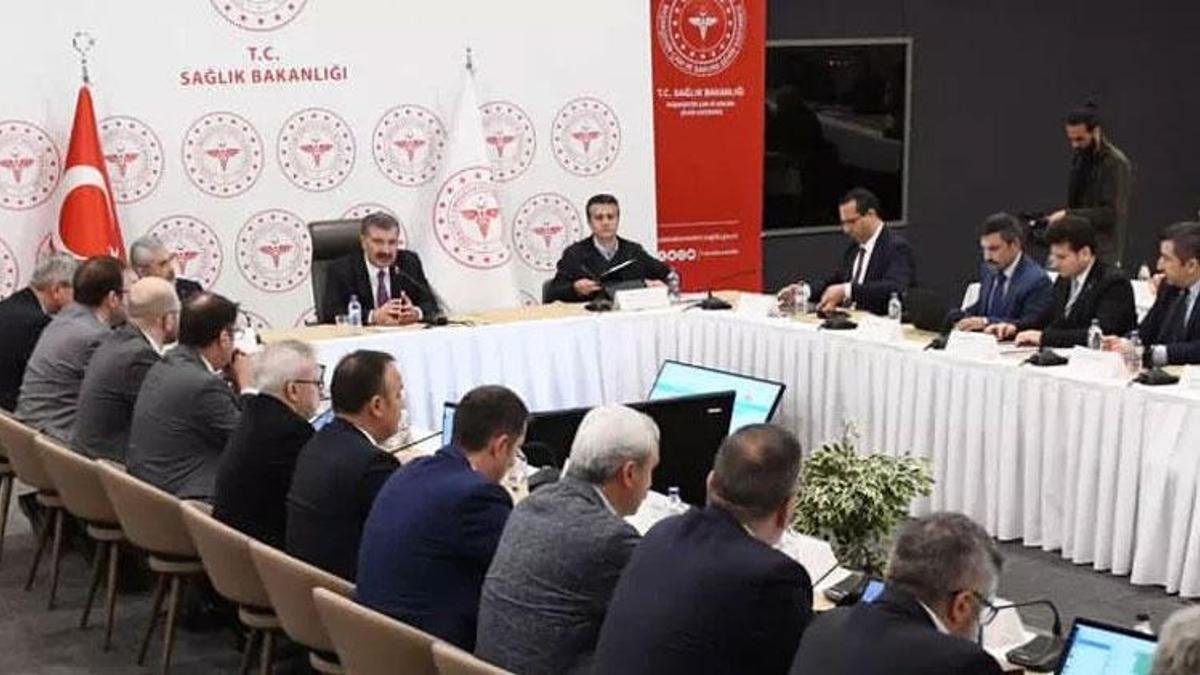 Bakan Koca Cerrahpaşa ve Çapa Tıp Fakültesi hastanelerinde incelemelerde bulundu