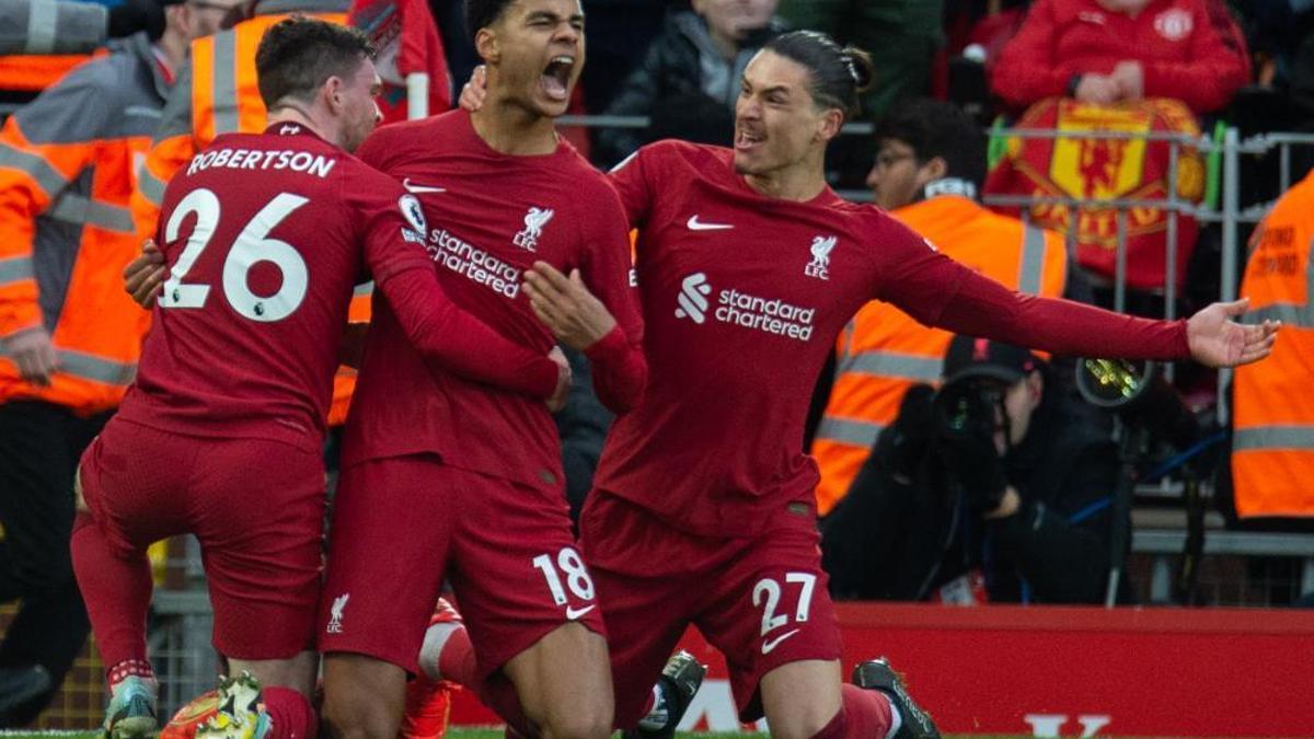 Liverpool, Manchester United'a gol oldu yağdı