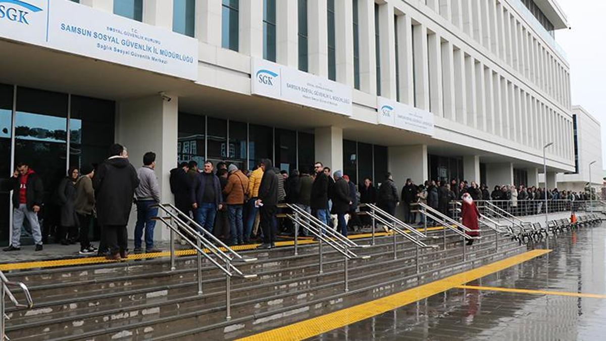 SGK’dan EYT'lilere uyarı! Broşür dağıtıyorlar: 'Gelmenize gerek yok'