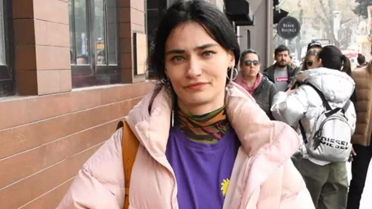Saadet Işıl Aksoy'dan reklam yorumu: Konuşulacak konular bunlar değil