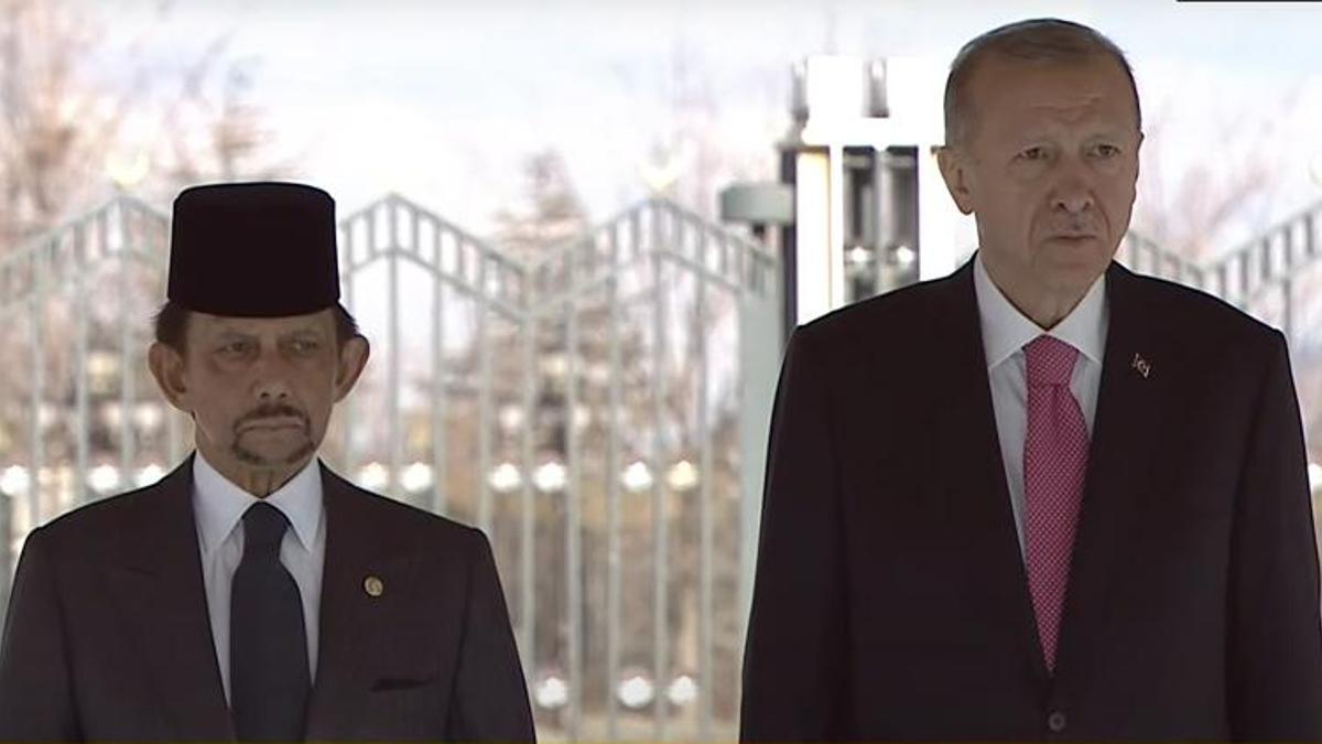 Brunei Sultanı Ankara'da Cumhurbaşkanı Erdoğan resmi törenle karşıladı