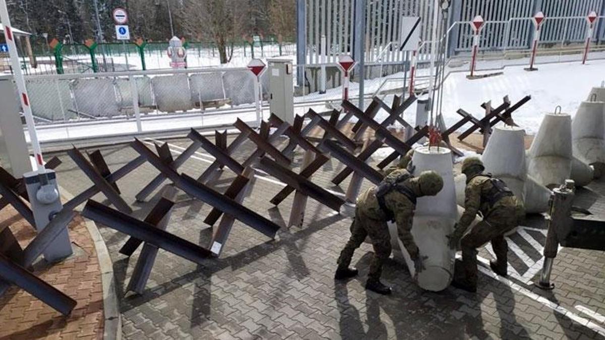 Polonya, Belarus sınırını güçlendirmeye başladı