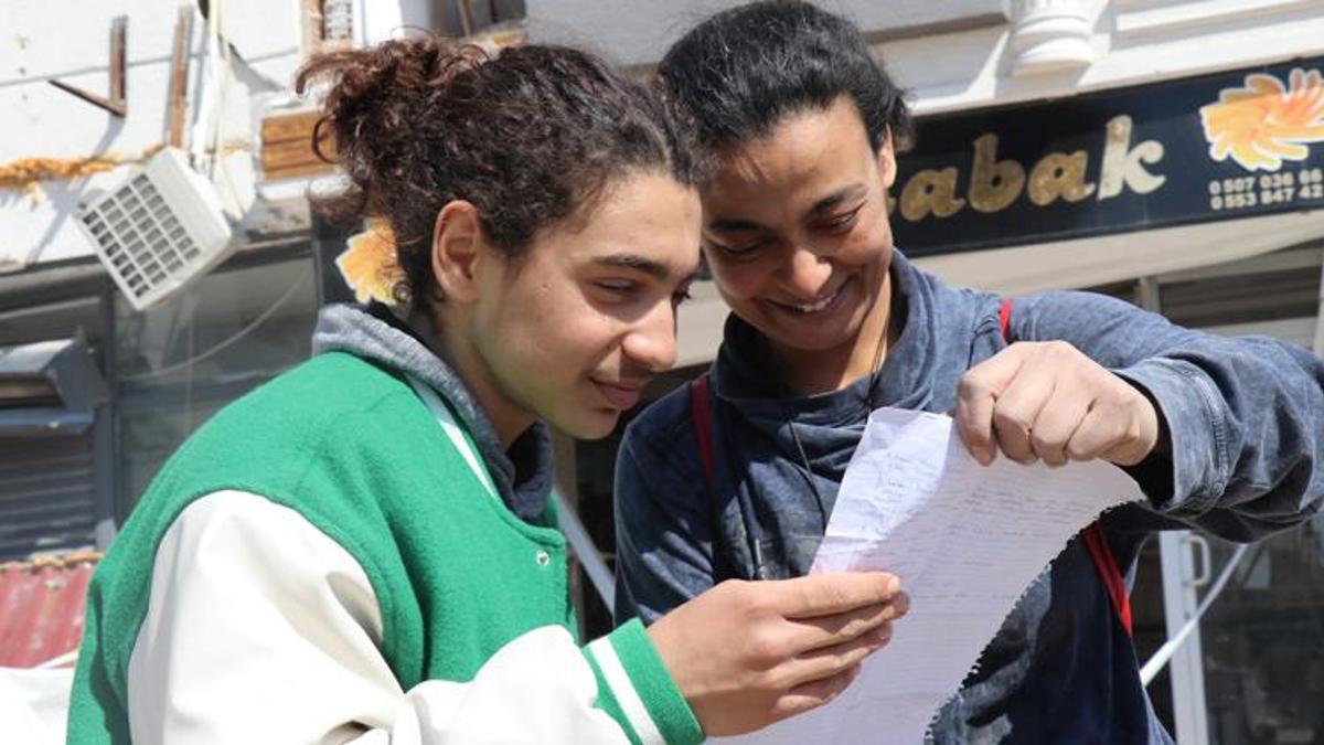 Deprem iki yakın arkadaşı ayırdı! Geriye bu hatırası kaldı