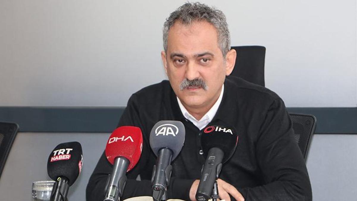 Bakan Özer: 42 bin 904 öğrencinin nakli yapıldı