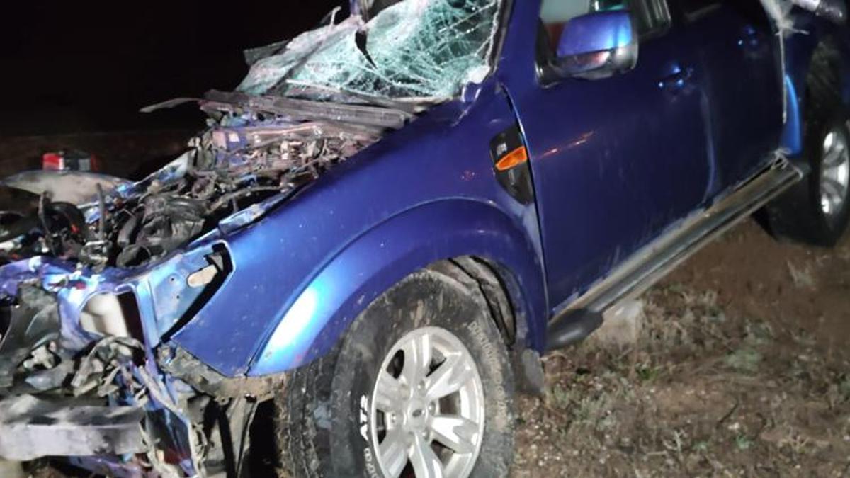 Tomruk yüklü TIR ile kamyonet çarpıştı: 1 ölü, 5 yaralı