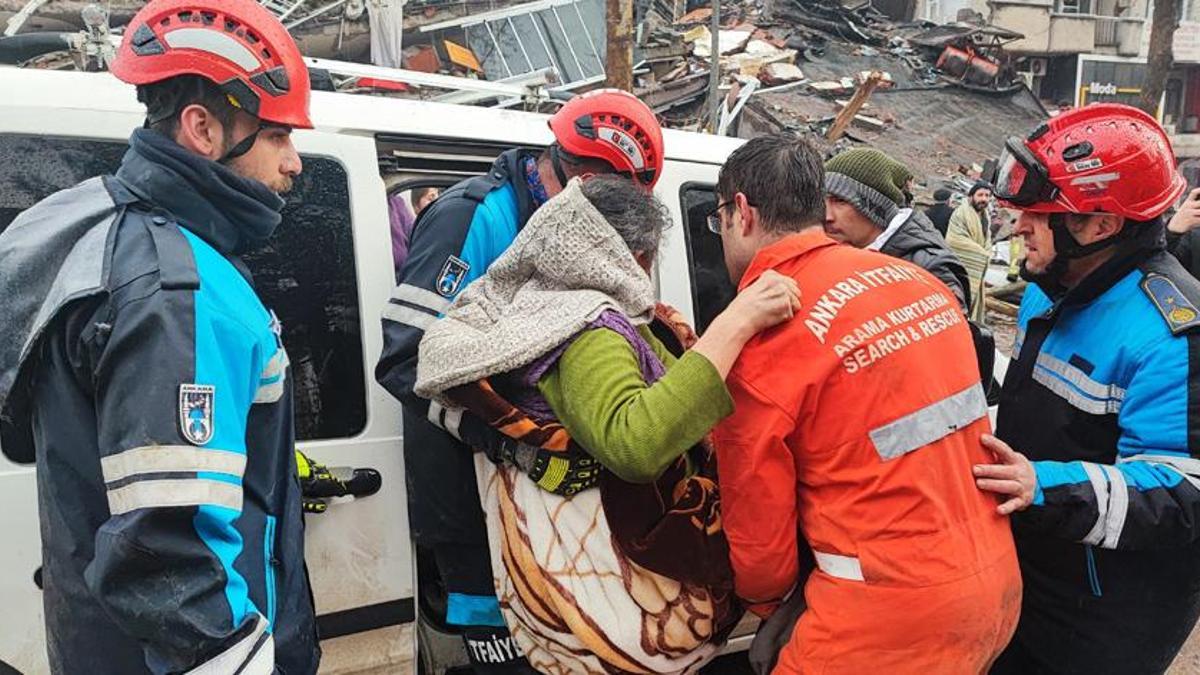 AFAD'dan afetzedelere ödenen 'hane başı destek' ödemesine ilişkin açıklama