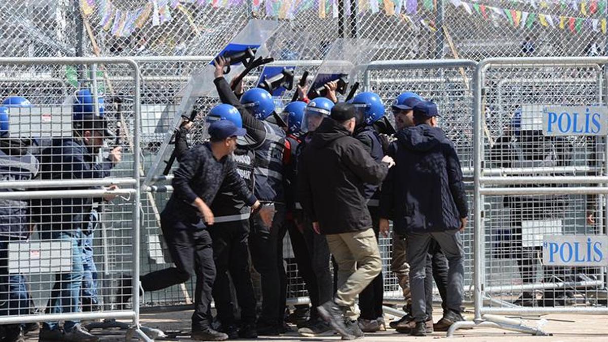 Diyarbakır'daki nevruz etkinliğine soruşturma