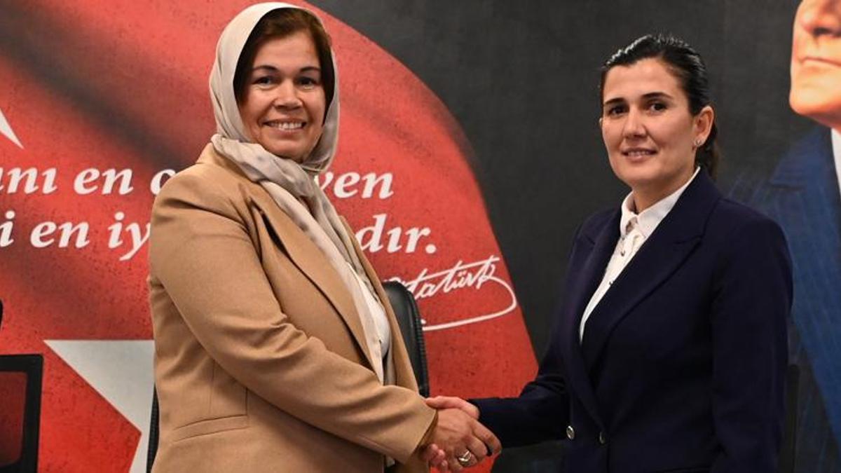 'Gülsüm Cengiz' gelinler, belediye başkanlığı için yarıştı