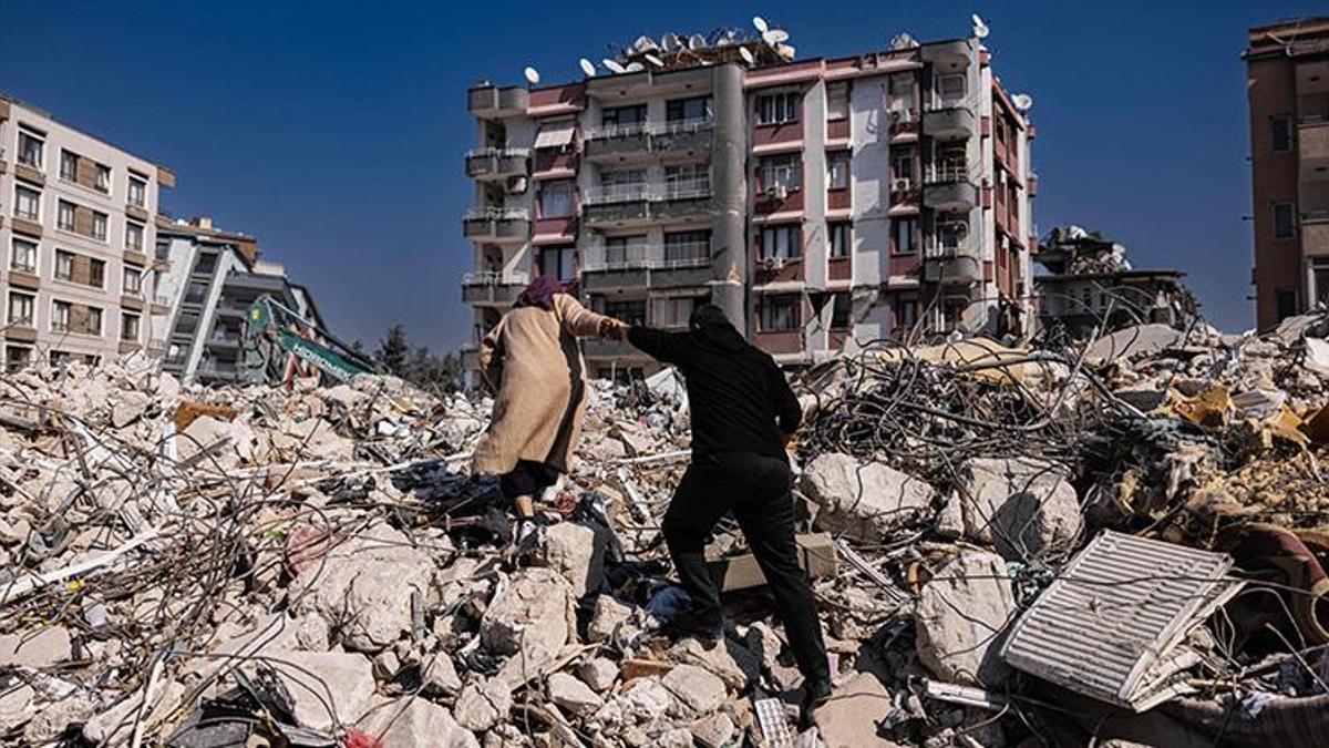 Deprem sonrası korkunç tablo! 1.297 kişinin kimliği tespit edilemedi