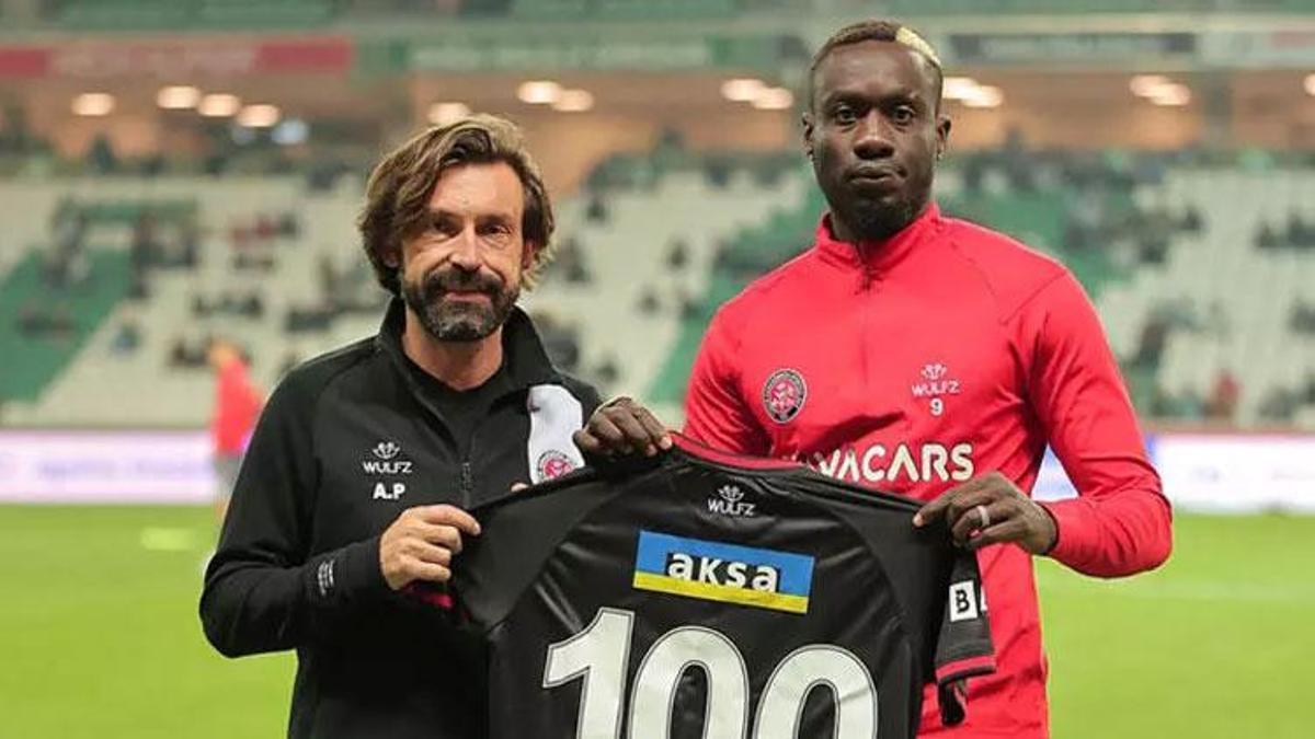 '100 maçta 68 gol attım Ronaldo ve Messi'nin istatistiklerine yakın rakamlarım var'