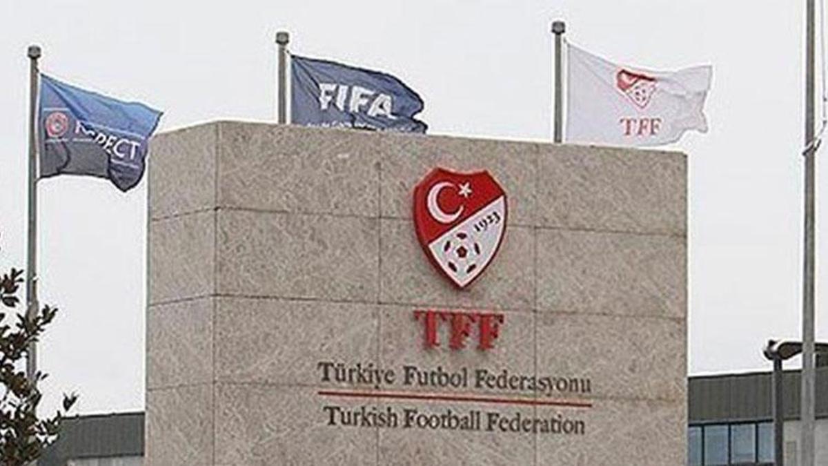 TFF resmen açıkladı! Hakemlerin o kuralı kaldırıldı