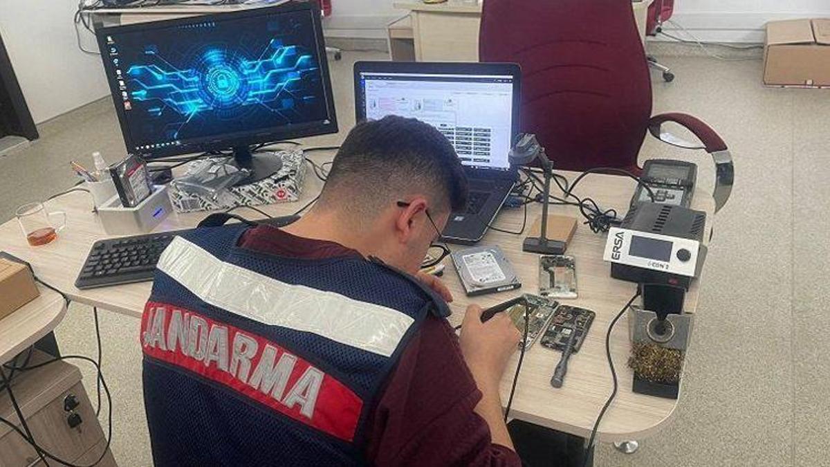 Ankara'da 'siber suçlar' uygulaması: 308 siteye erişim engeli, 7 gözaltı