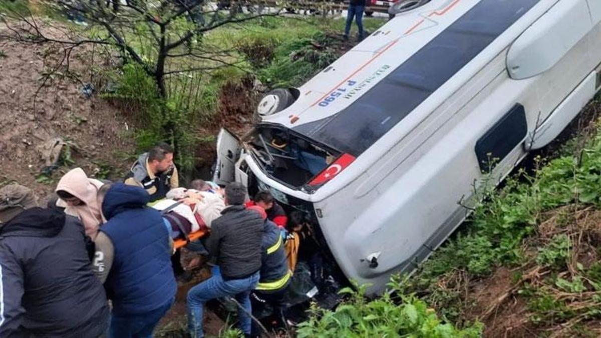 Kocaeli’de işçi servisi devrildi: 8 yaralı