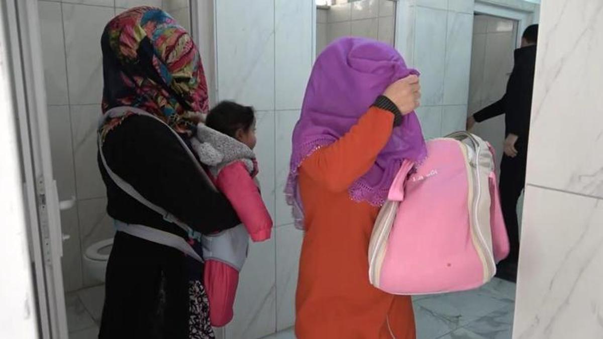 Elazığ’da dilenci operasyonu: Kimi ev aradığını söyledi, kimi de lavabolara saklandı