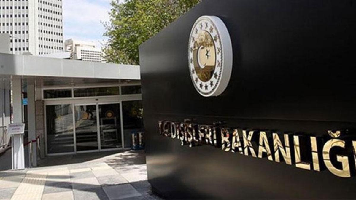 Danimarka'da Türk bayrağı ve Kur'an-a Kerim'e saldırı; büyükelçisi bakanlığa çağrıldı