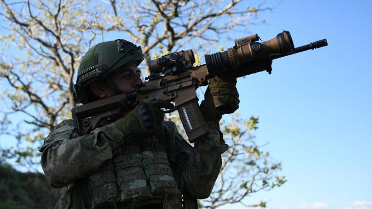 Irak'ın kuzeyindeki barınma alanlarından kaçan 4 terörist teslim oldu