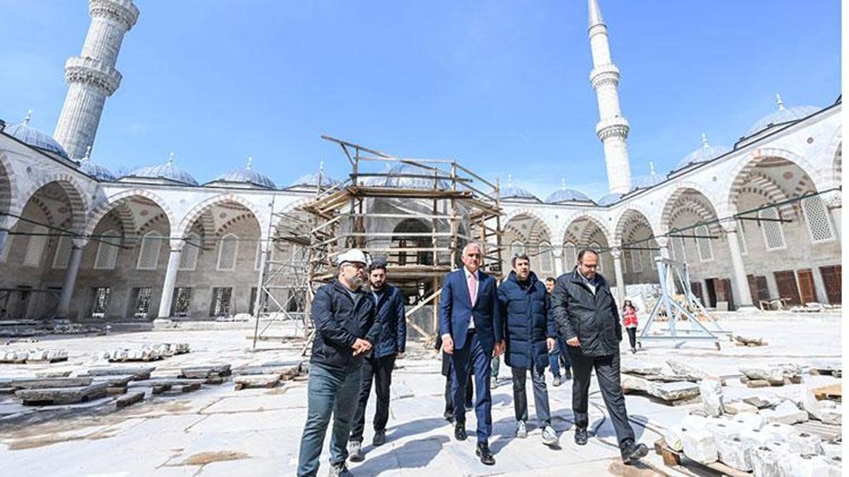 Bakan Ersoy: Sultanahmet Camii'ni bayram namazında yeniden ibadete açacağız