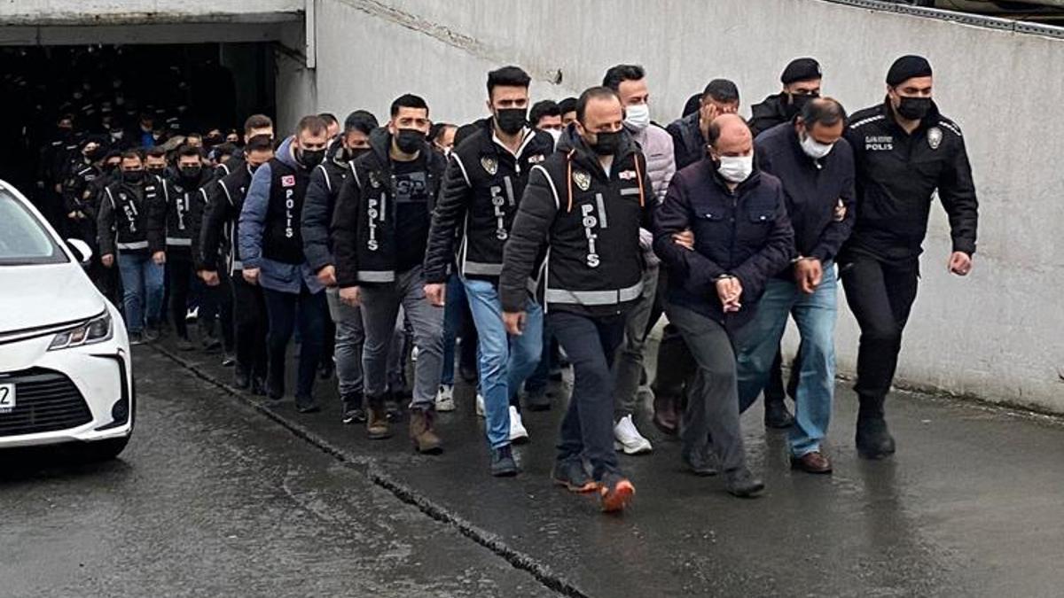 Silivri Tapu Müdürlüğü'ndeki rüşvet operasyonunda gözaltına alınanlar adliyeye sevk edildi