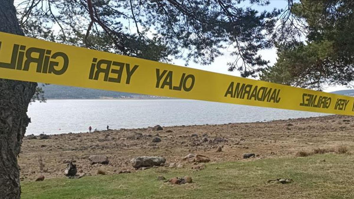 Bolu'da gölette tekne battı: 1 kişi kayboldu