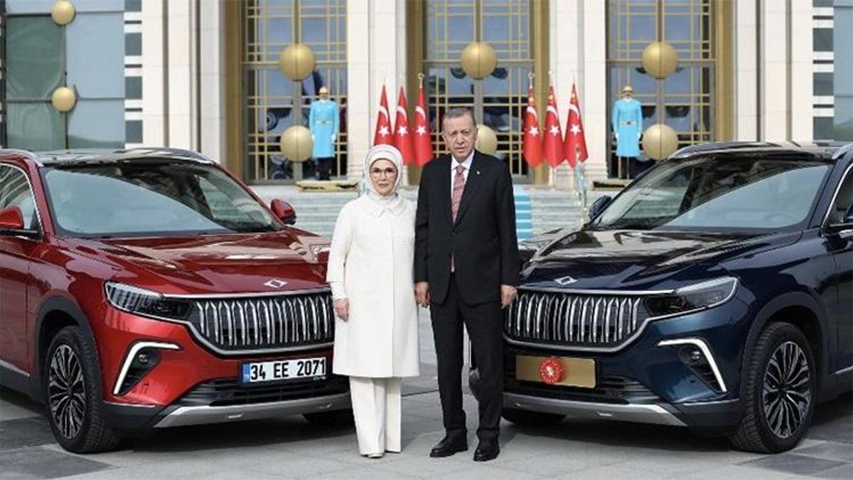 Cumhurbaşkanı Erdoğan'a ilk Togg teslimatı yapıldı