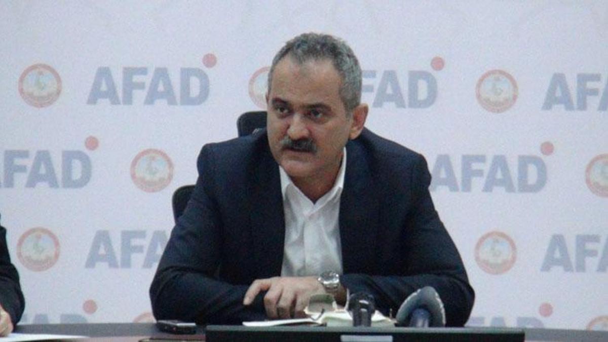 Bakan Özer: 25 bin 883 öğrencimiz diğer illerden geri dönmeye başladı