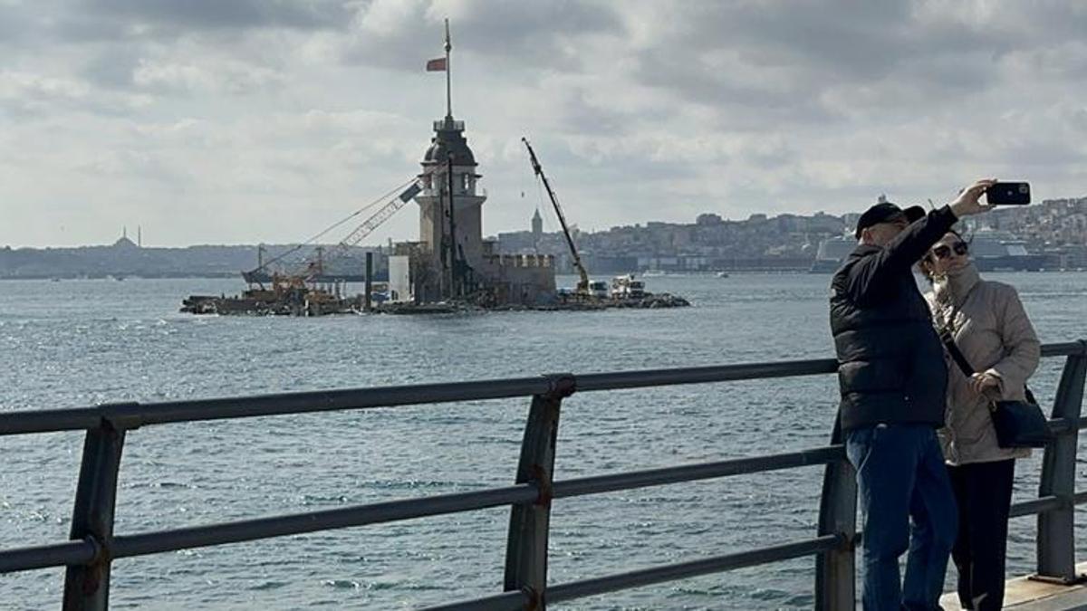 Kız Kulesi'nin çevresindeki iskeleler kaldırıldı