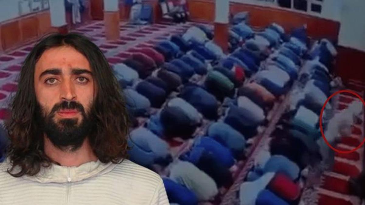 Camide namaz kılan imamı bıçakladı! Kimliği şoke etti