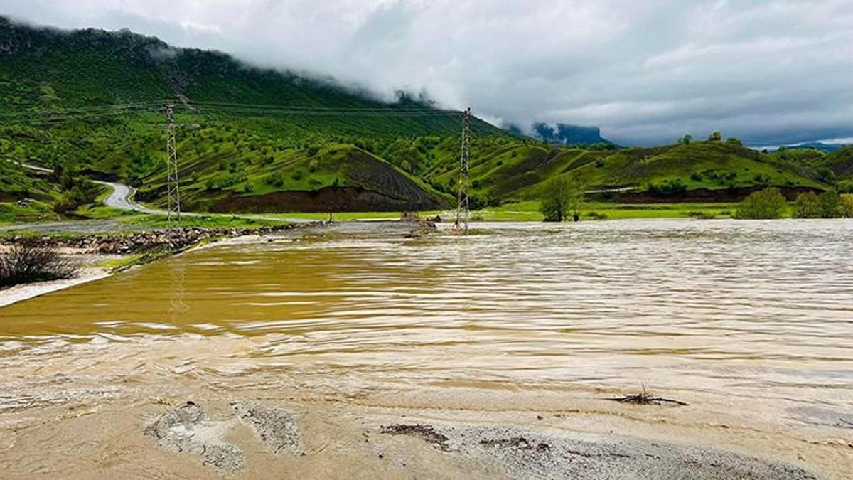 11 kent için 'sarı' alarm! Hakkari'de okullar tatil edildi