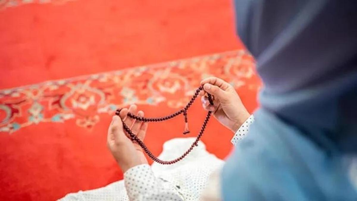 Kadir Gecesi namazında Sübhaneke okunur mu? Kadir gecesi namazı vakti ne zaman, nasıl kılınır?