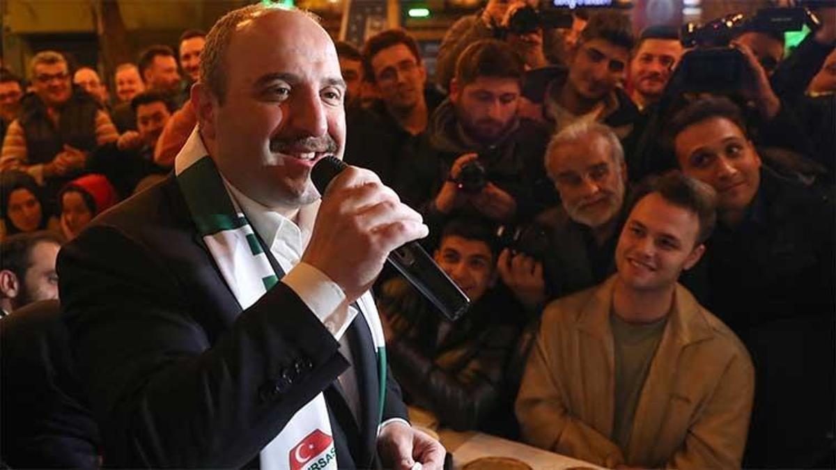 Bursalı gençlerle sürpriz sahur buluşması
