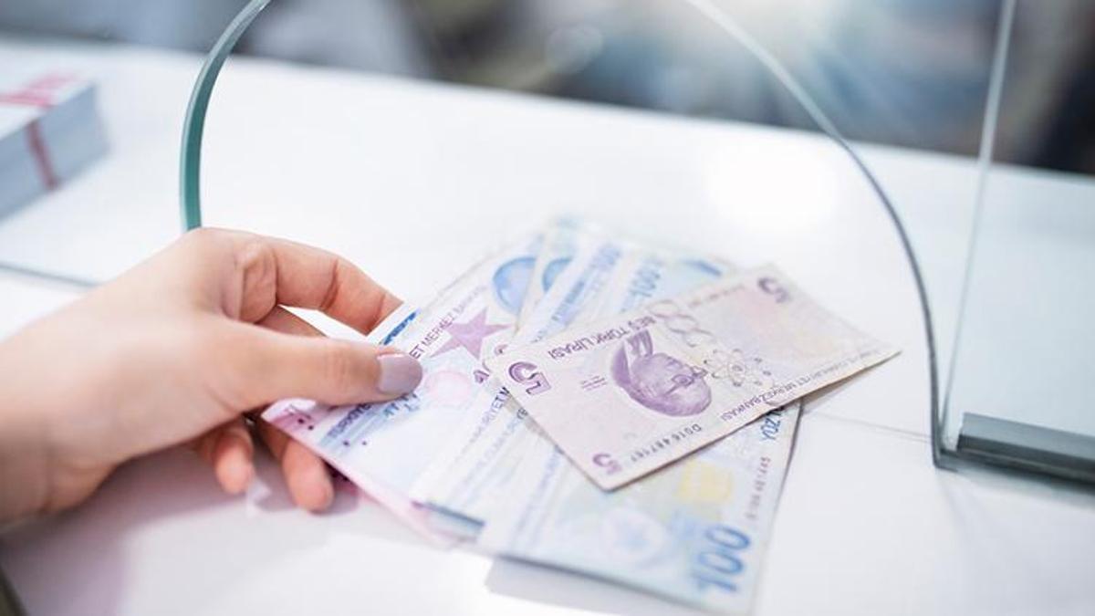 Bağ-Kur’dan emekli olan EYT’lilerin maaşları ve bayram ikramiyeleri hesaplara yatıyor