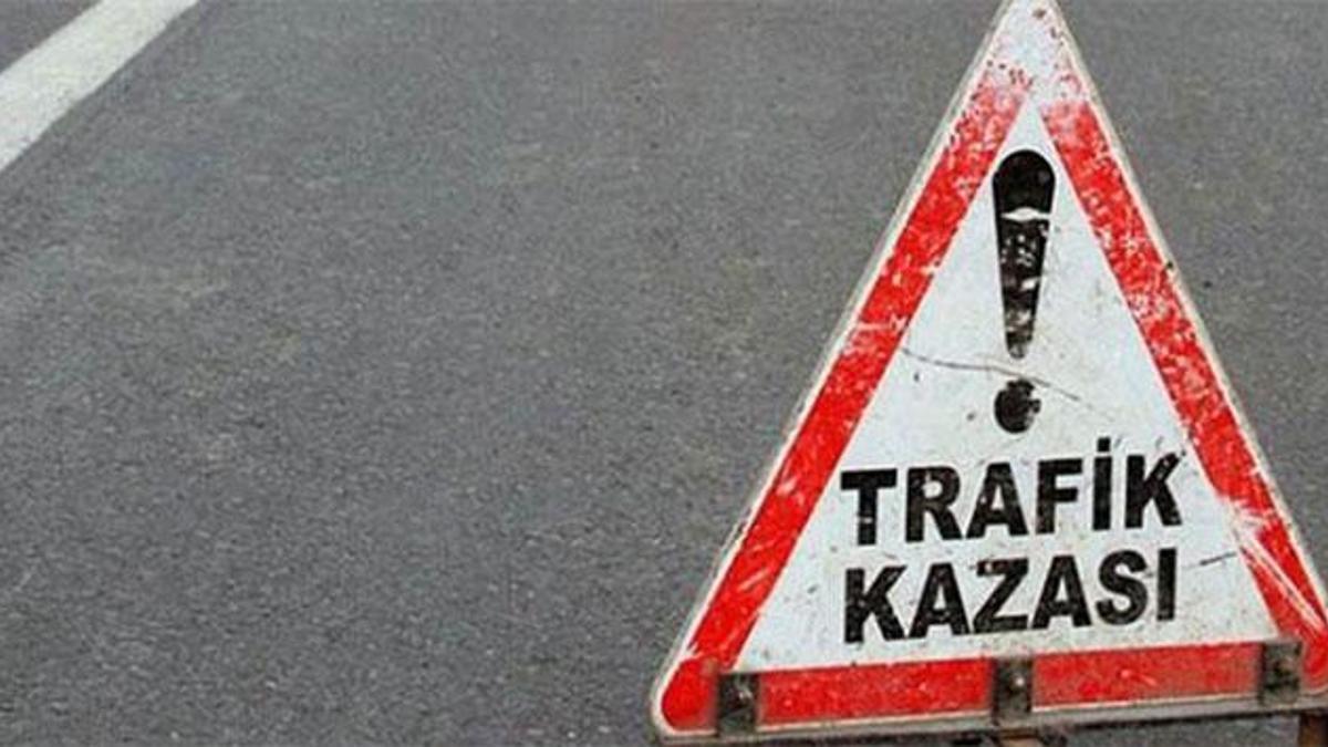 Adana’da trafik kazasına müdahale eden polis, iki aracın kendisine çarpması sonucu şehit düştü