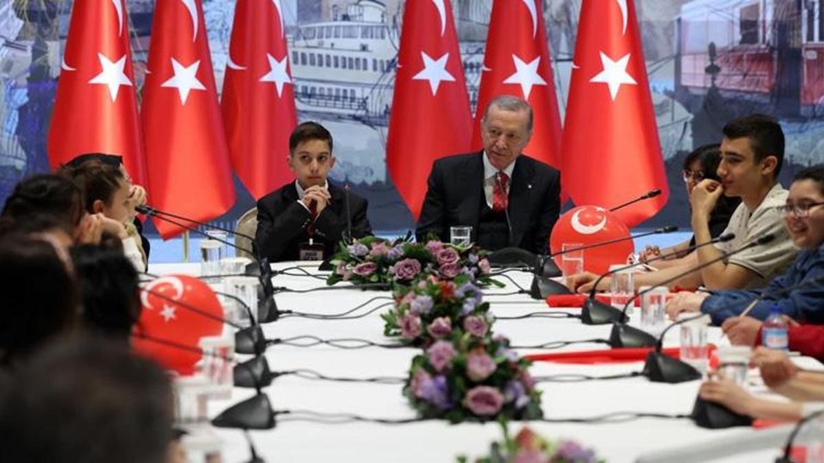 Cumhurbaşkanı Erdoğan depremzede çocukları kabul etti