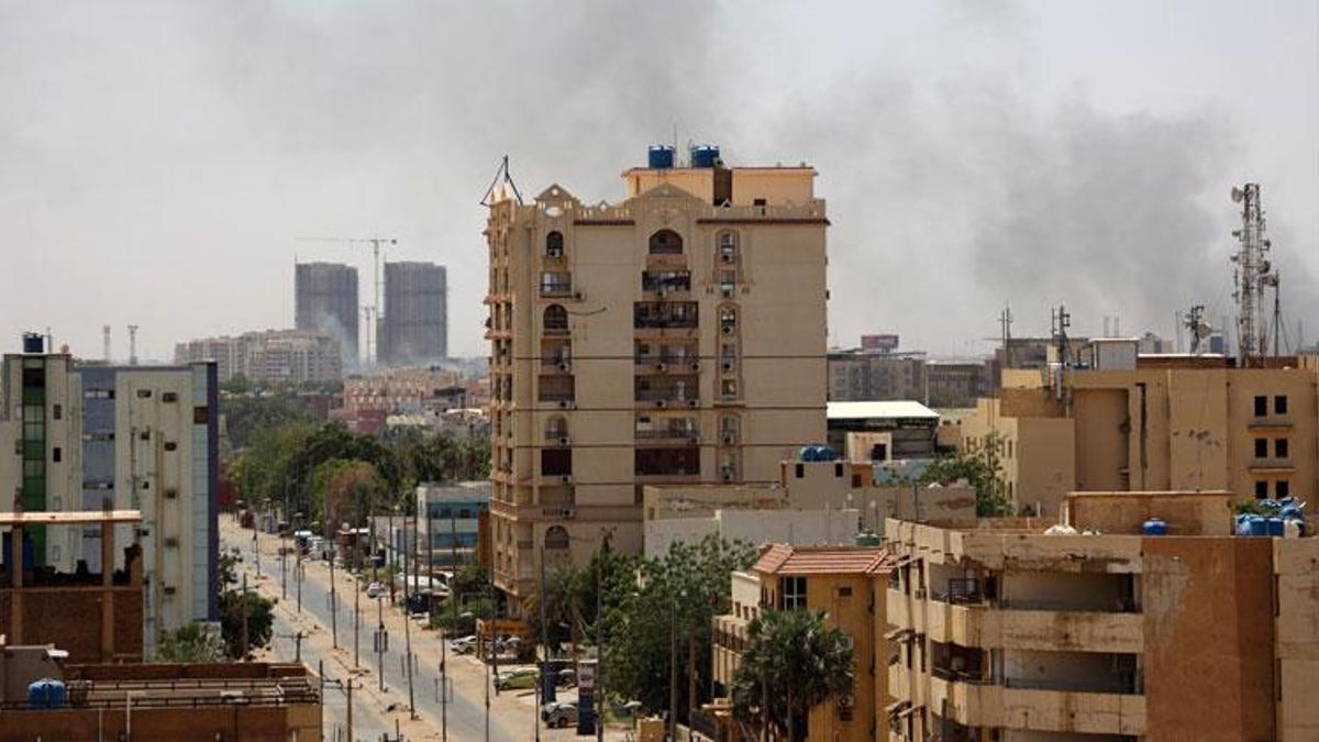 Mısır Büyükelçiliği personeli Sudan'da vuruldu