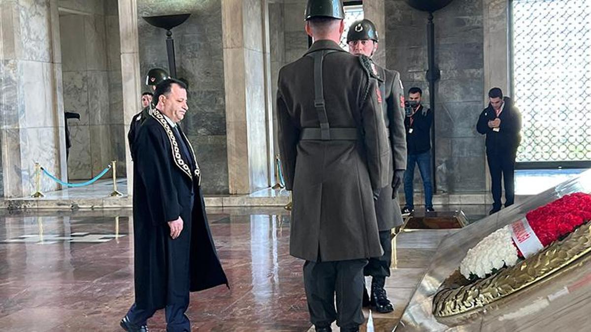 AYM heyetinden Anıtkabir'e ziyaret