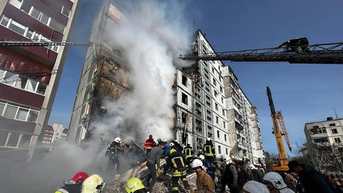 Rus ordusu Ukrayna’da binaları vurdu: 8 ölü