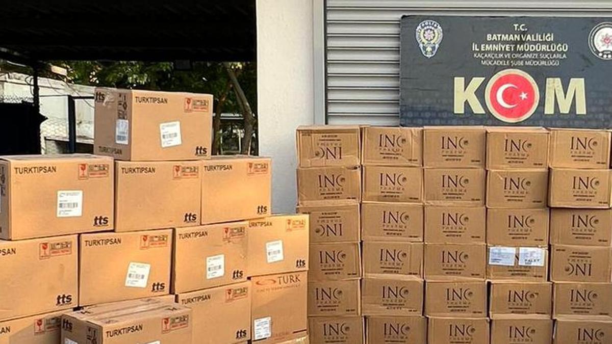Piyasaya sürülmek istenen reçetesiz ve barkotsuz 13 bin 449 ilaca ele geçirildi