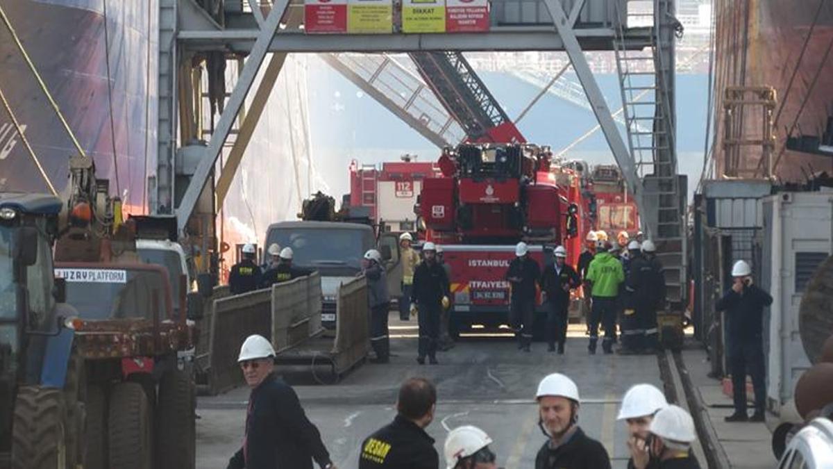 Tuzla'da gemi yangını