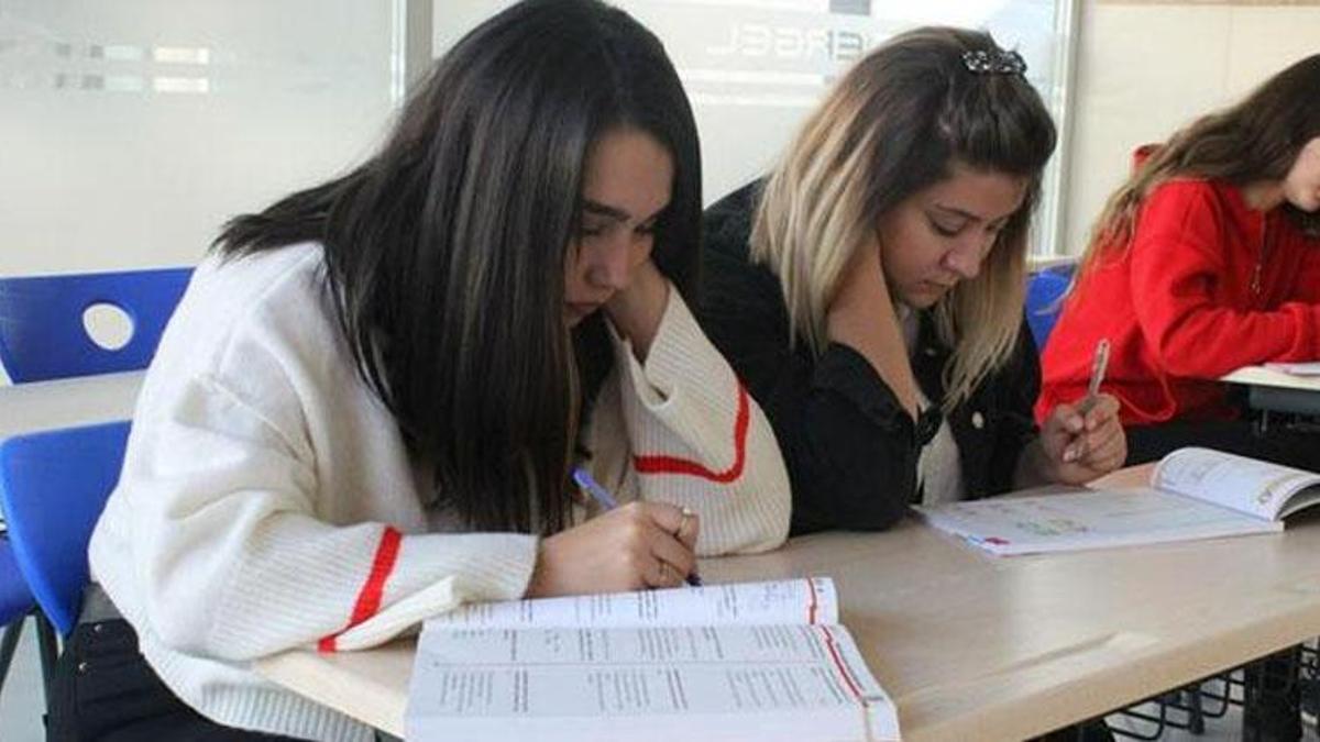 12. sınıf devamsızlık kalktı mı? 12. sınıf devamsızlıktan kalma var mı 2023, 12. Sınıflar devamsızlıktan muaf mı?