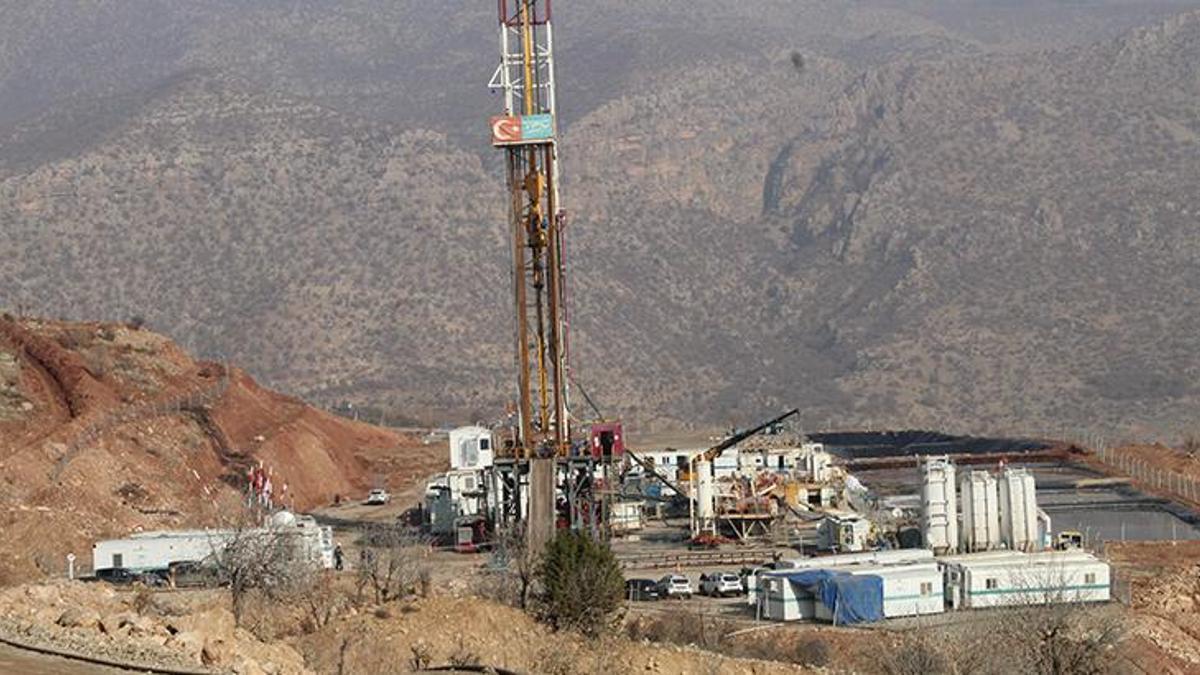 Yeni petrol keşfi Türkiye'nin ihtiyacını karşılar mı? CNN Türk'te uzman isim yanıtladı