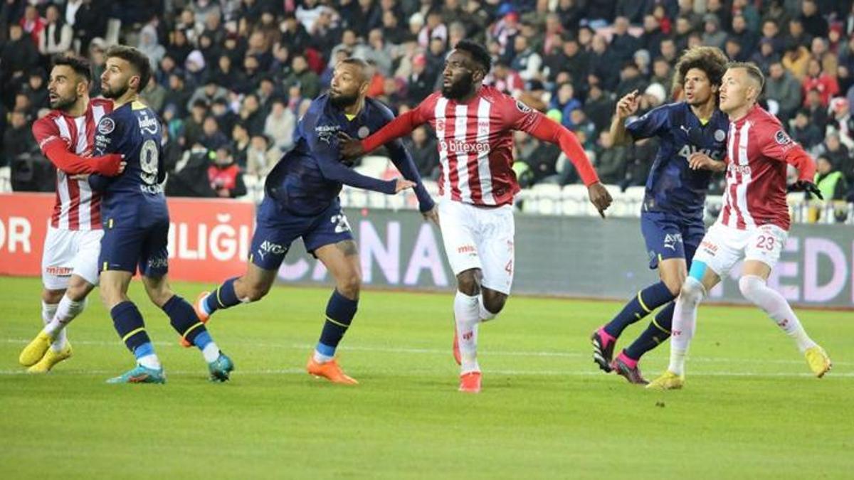 Sivasspor-Fenerbahçe (Maç özeti)