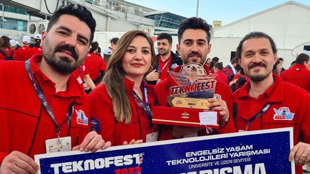 Felçliler için geliştirdikleri yatak Teknofest'te birinci oldu