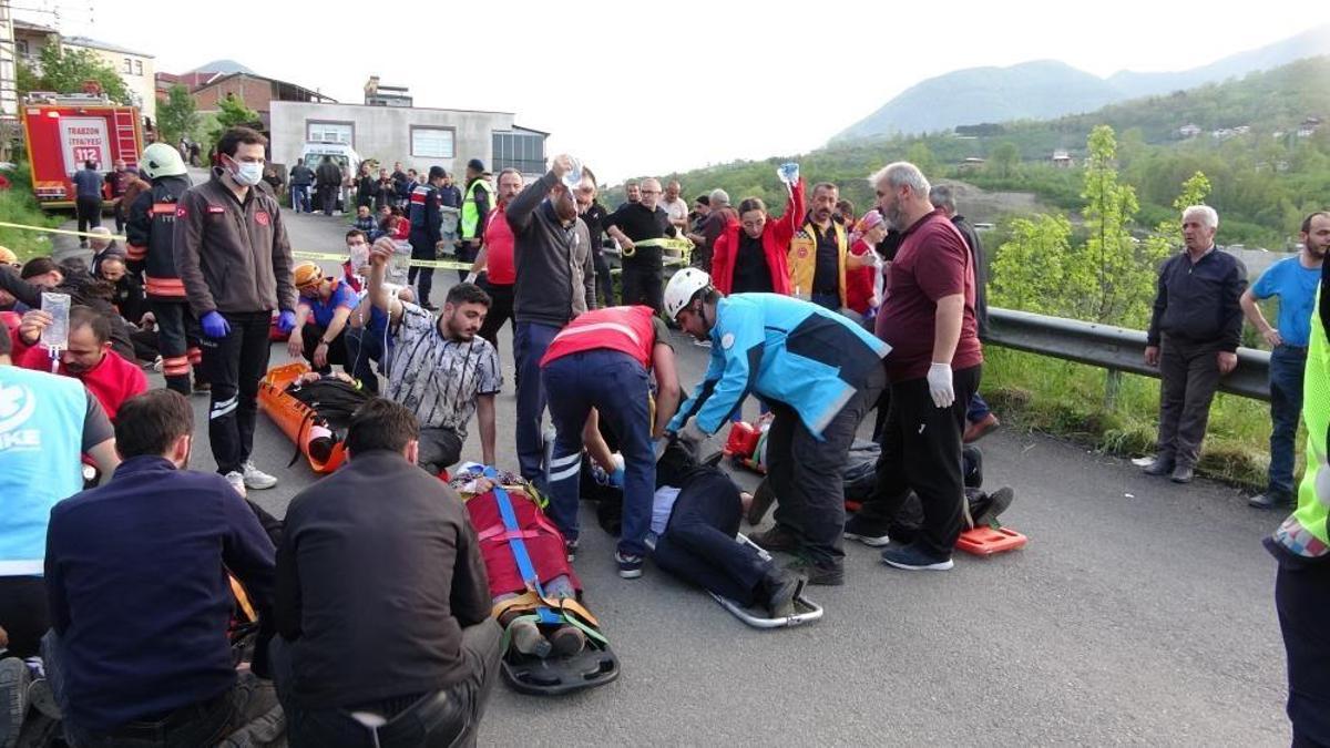 Trabzon'da belediye otobüsü kaza yaptı: 4 ölü, 21 yaralı